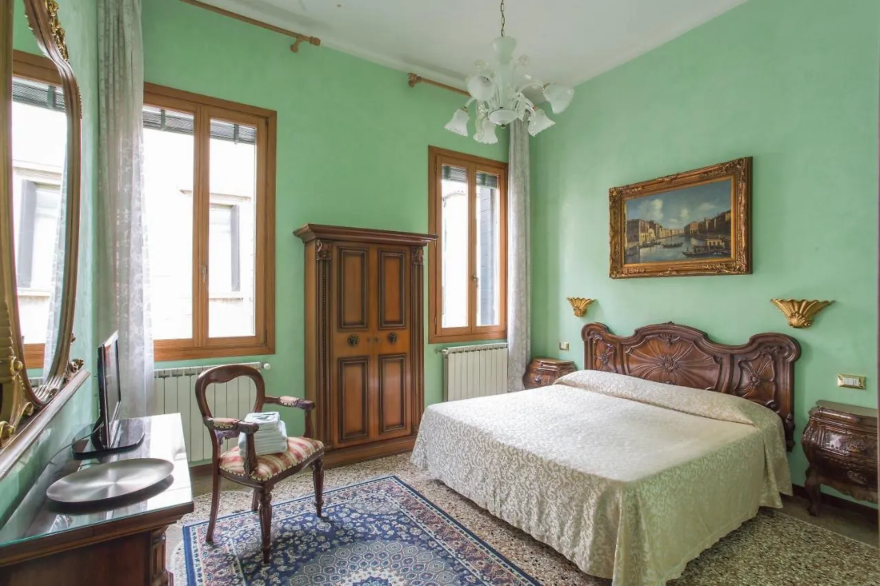 Bb Venezia Bed & Breakfast  Venice