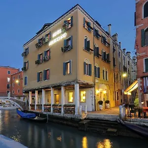 Arlecchino Venetië